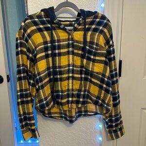 American eagle dark blue and yellow flannel w/ hoodie
Great condition!